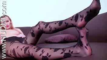 Perfect teen Jade deepthroats in pantyhose